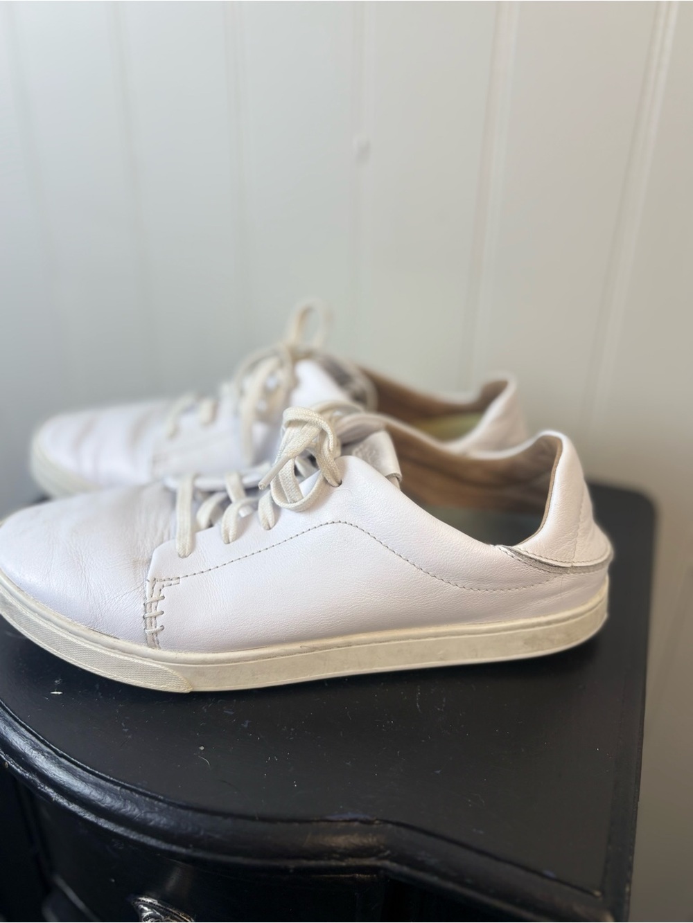 Olukai Pehuea Li Ili White Leather Sneakers Minimal Coastal Casual EU 39 W9 - Picture 4 of 11